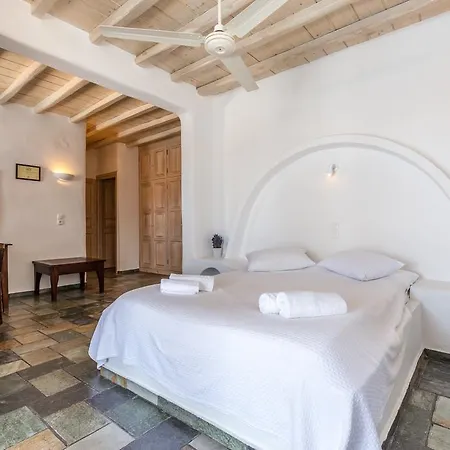 Irini Panormos (Mykonos)