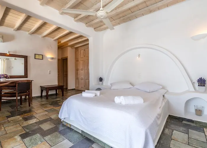 Irini פנורמוס מיקונוס